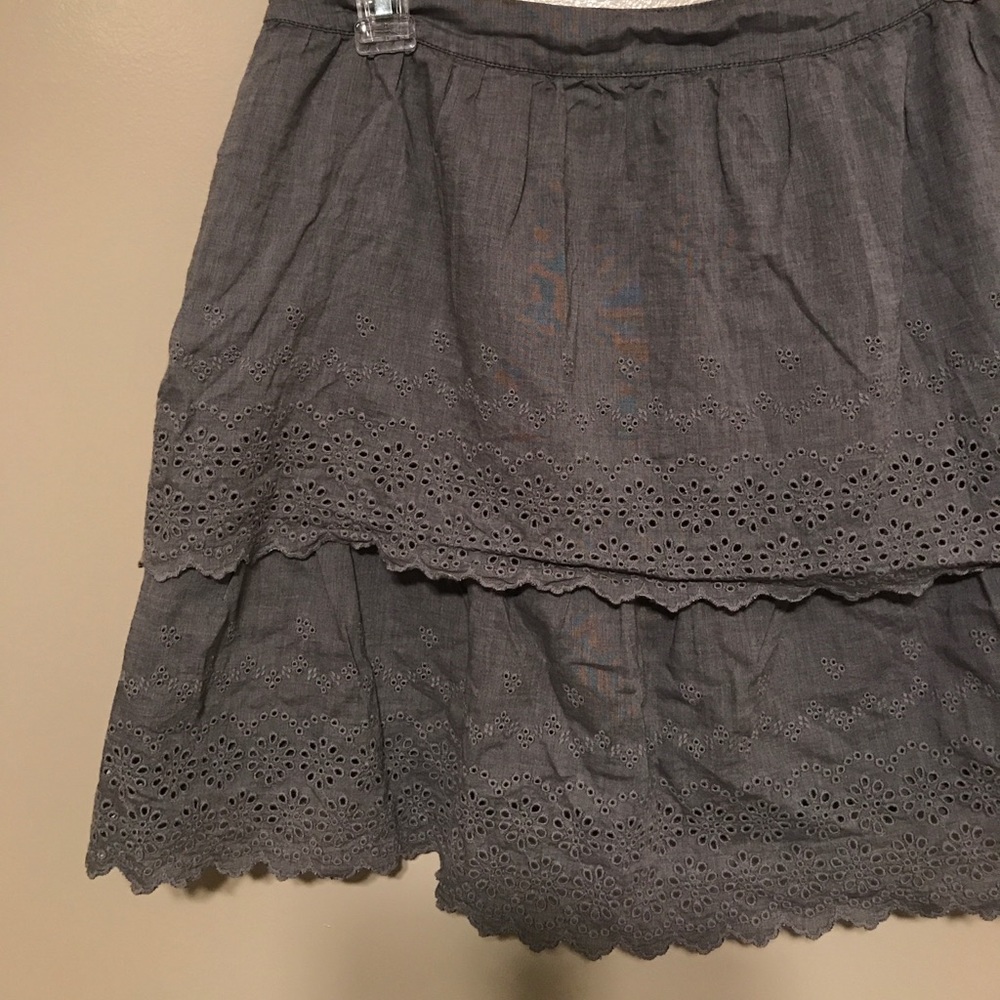 10$SALE$ J.Crew gray eyelet tiered mini skirt - Picture 3 of 4